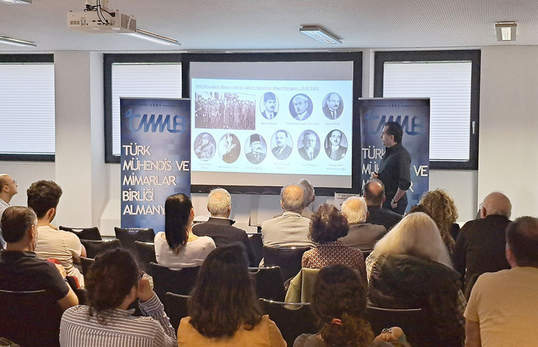 Cumhuriyet’in aydınlanma öncüleri Frankfurt’ta tanıtıldı