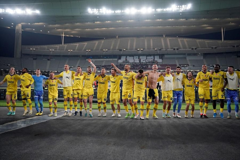 Fenerbahçede Edin Dzeko tarihe geçti Dominik Livakovic parmak ısırttı...