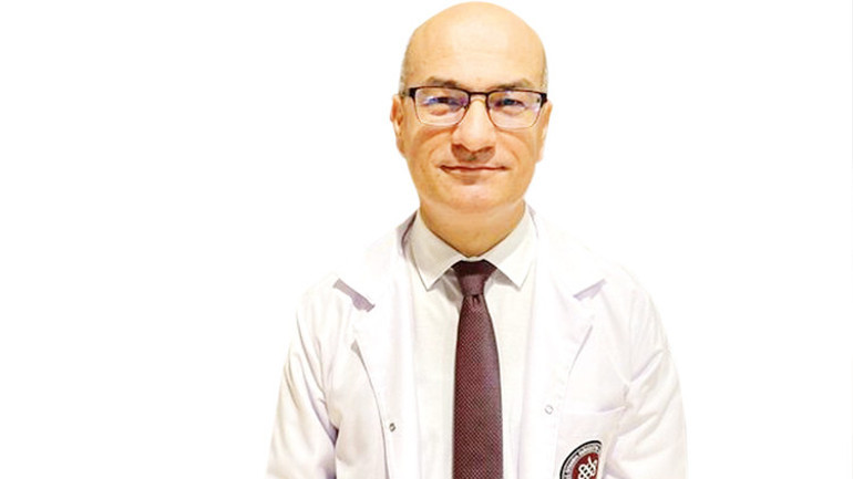 Erken yaşta aşırı makyaja uzman uyarısı