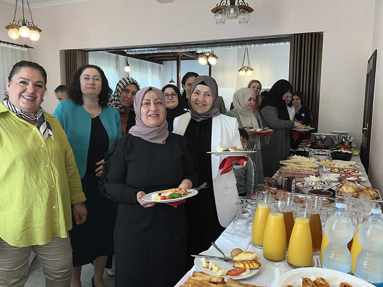 ‘Gençlerimizi doğru yönlendirirsek başarıları artar’