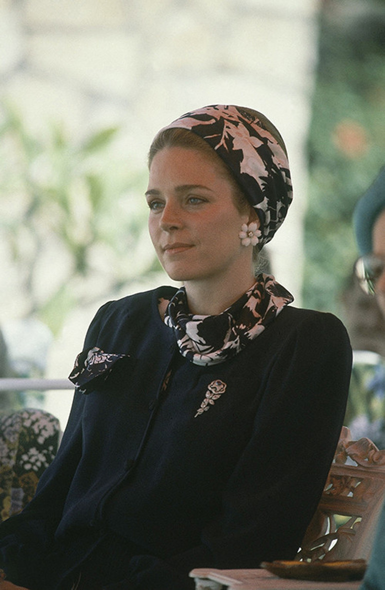 Dünya onun deniz gözlerine hayrandı... Kocasının ağzından çıkan bir söz hayatını değiştirdi