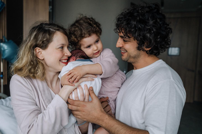 Ünlü sanatçıdan duygulandıran paylaşım... İyi ki tek kızınız olmuşum