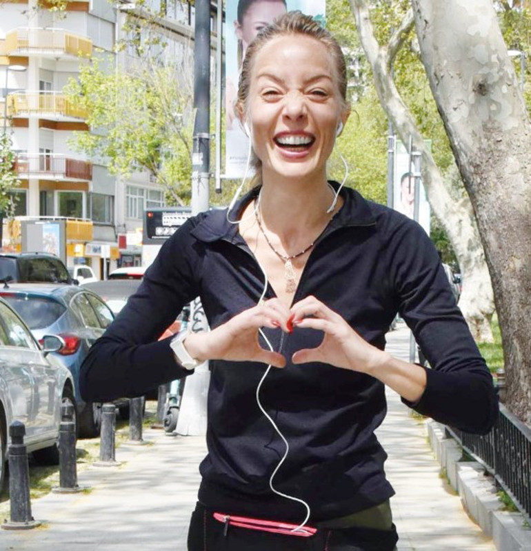 Yiğit Poyraz ile Yasmin Erbil arasında neler oluyor Sorulara yanıt yok