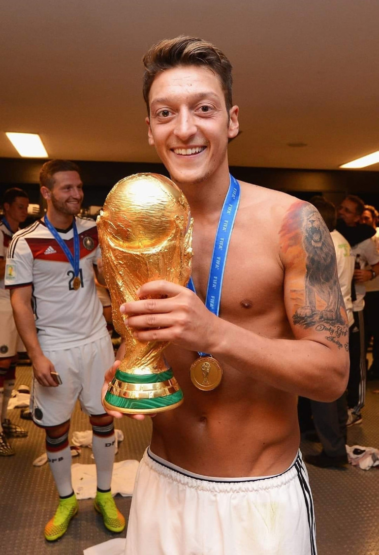 Mesut Özilden Fenerbahçe ve Arda Güler sözleri: Tarih yazabilir | SmackDowndan bir teklif beklemiyorum