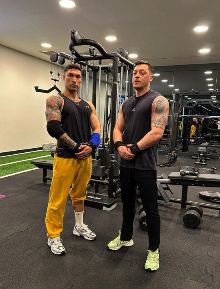 Mesut Özilden Fenerbahçe ve Arda Güler sözleri: Tarih yazabilir | SmackDowndan bir teklif beklemiyorum