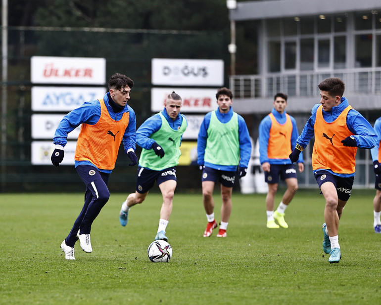 Mesut Özilden Fenerbahçe ve Arda Güler sözleri: Tarih yazabilir | SmackDowndan bir teklif beklemiyorum