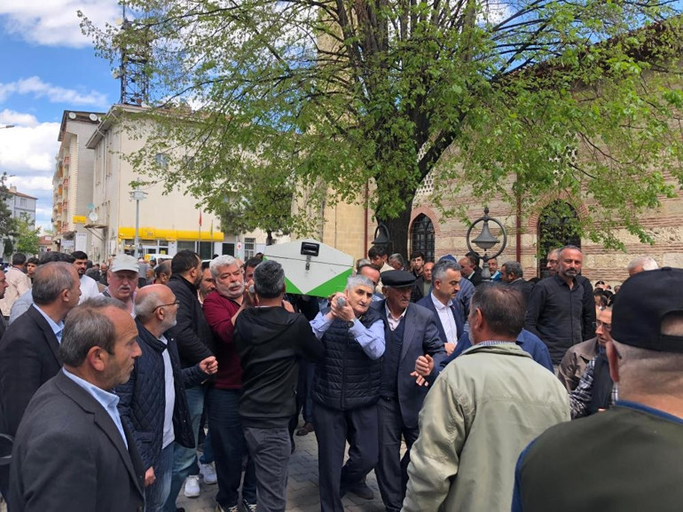 Şehit babası, oğlunun şehit olduğu gün hayatını kaybetti