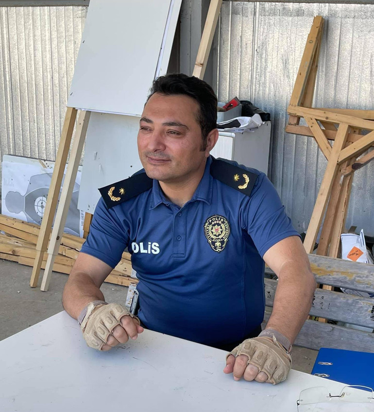 Deprem malzemelerini evine götüren emniyet müdürü hayatını kaybetti