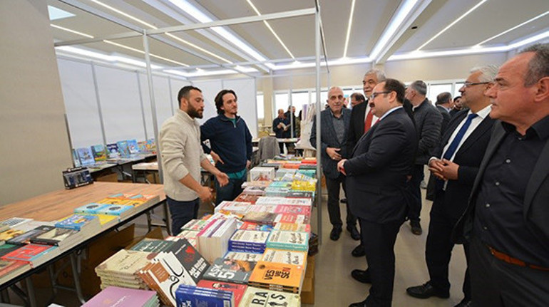 Hayat Kitap ve Kültür Fuarı açıldı