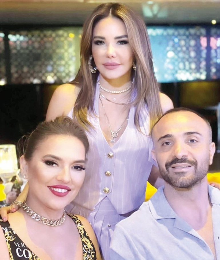 Demet Akalın 52. yaşını kutladı
