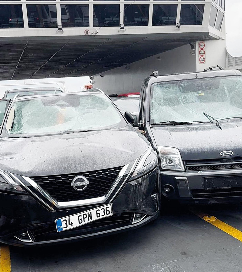 O feribotta zarar gören araçların hasarını kim karşılayacak