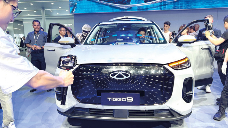 En büyük elektrikli araç şovu... Pekin Otomobil Fuarı’nda çoğu elektrikli 117 yeni model tanıtılarak rekor kırıldı