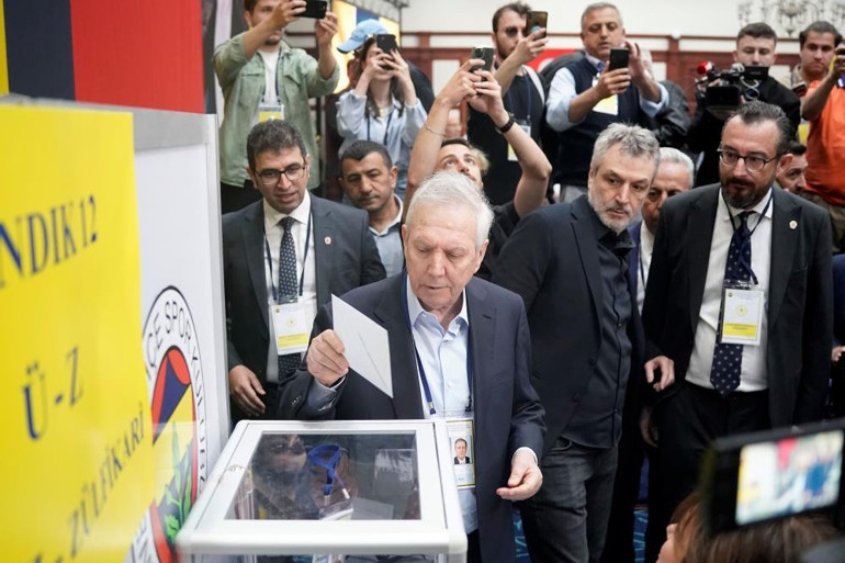 Aziz Yıldırım, Fenerbahçe Seçimli Yüksek Divan Kurulu Toplantısına katıldı