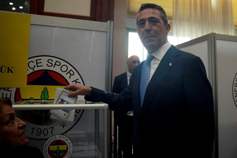 Fenerbahçede Yüksek Divan Kurulu Başkanı Şekip Mosturoğlu seçildi