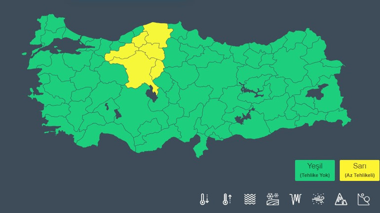 Meteoroloji sarı kodla alarm vermişti... Sağanak ve doluyla yollar göle döndü
