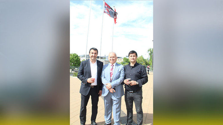 Gecikmeli de olsa Münih Fürth ve Hannover’de 23 Nisan coşkusuyla kutlandı