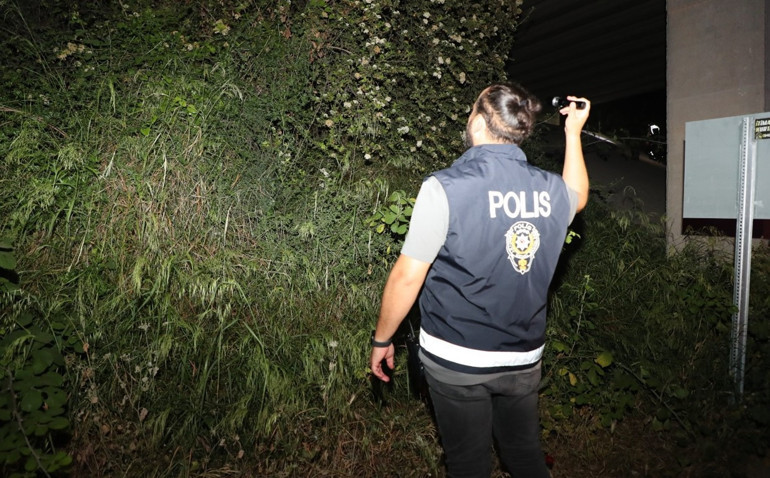 Görüntüler sosyal medyada çok konuşulmuştu... Mersin Emniyetinden Araçların ön camına yumurta atıp, gasbediyorlar iddiasıyla ilgili açıklama