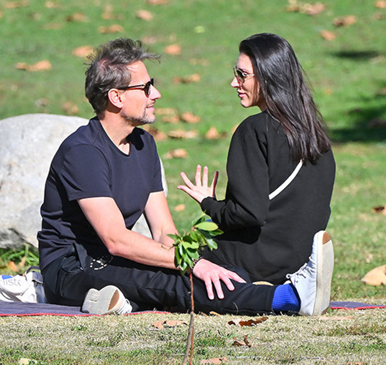 Önce parasız sonra da aşksız kaldı: Yaşıtım erkekler daha genç kadınları istiyor