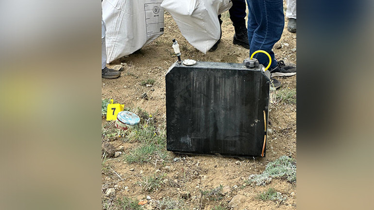 Ankarada bombalı eylemde bulunan teröristlerin sınırı geçtiği paramotor bulundu