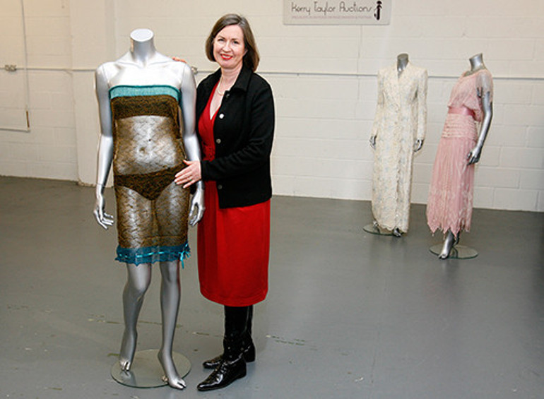 Kate, yakışıklı prensi böyle etkilemiş... Adım adım baştan çıkardı... O geceden sonra ona başka bir gözle bakmaya başladı