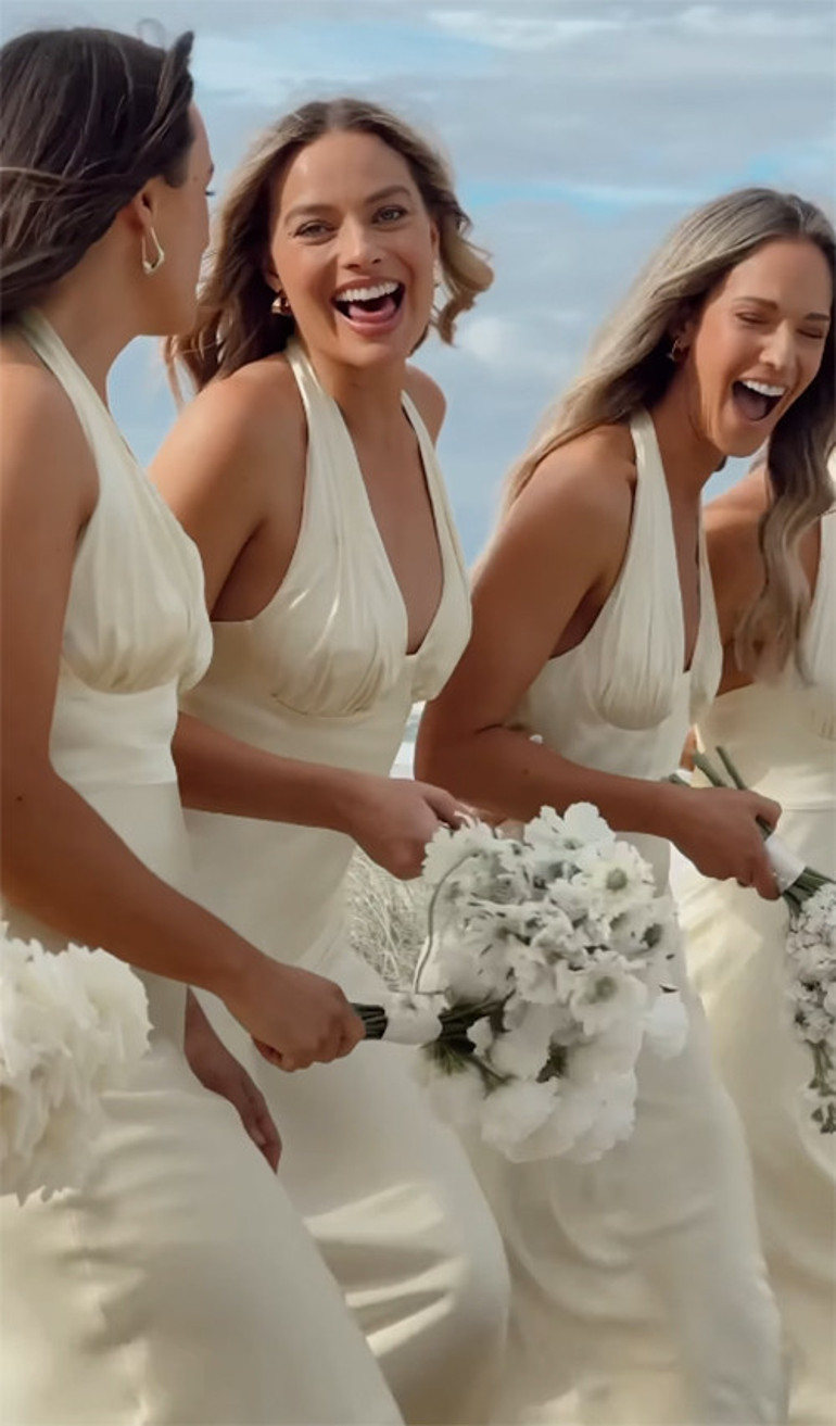 Ünlü oyuncu düğünde nedime oldu... Damat ağladı, gelin kıskandı