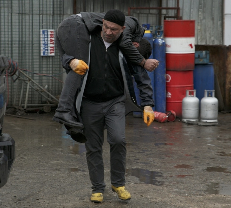 Arka Sokaklarda Mesut Komiserli ilk tanıtım