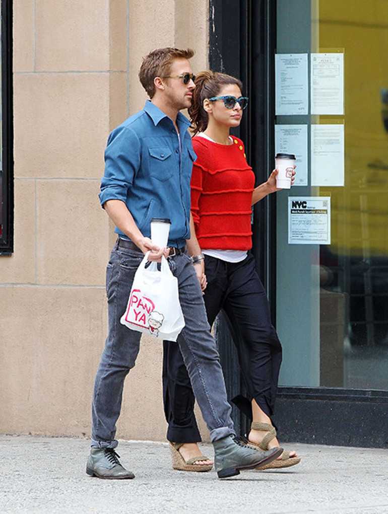 Bir zamanlar sinemanın yıldızıydı.... 40ından sonra iki tane çocuk doğurdu, elinde temizlik süngeri evinin kadını oldu