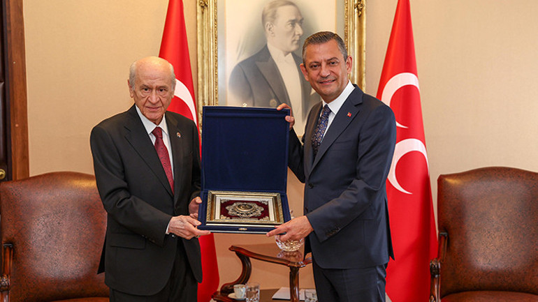 CHP lideri Özgür Özelden MHP lideri Devlet Bahçeliye ziyaret... Görüşmenin ardından ilk açıklama