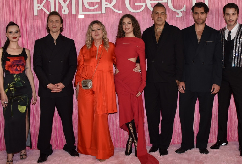 Serenay Sarıkayayı kızdıran soru Böyle şeyler milattan öncede kalmadı mı