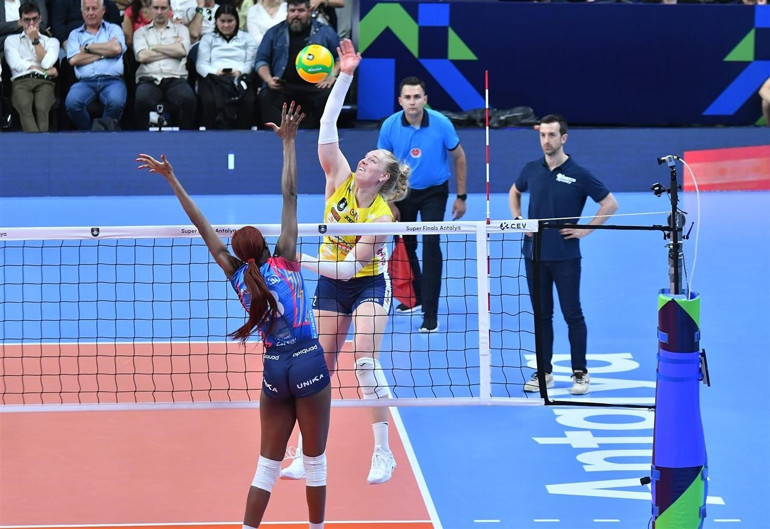 Kathryn Plummer, Eczacıbaşı Dynavitte
