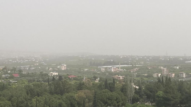 Toz kâbusu Görüş mesafesi düştü, araçlar çamura bulandı Meteorolojiden yeni uyarı