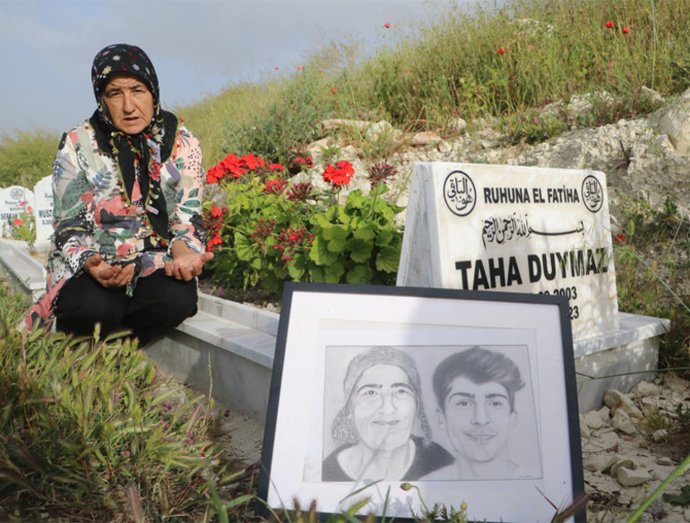 Depremde 3 evladını kaybeden Taha Duymaz’ın annesinin buruk günü