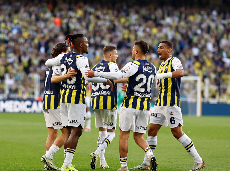 Fenerbahçede İsmail Kartalın saha içi toplantısının anlamı Keşke Djiku 6 numarada daha fazla oynasaydı...