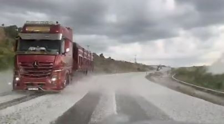 Diyabakırı sağanak ve dolu vurdu