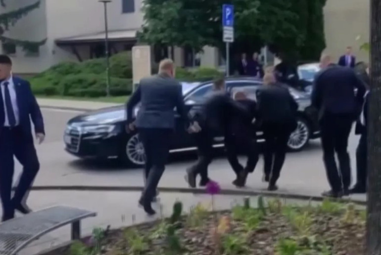 Son dakika: Slovakya Başbakanı Robert Ficoya silahlı saldırı