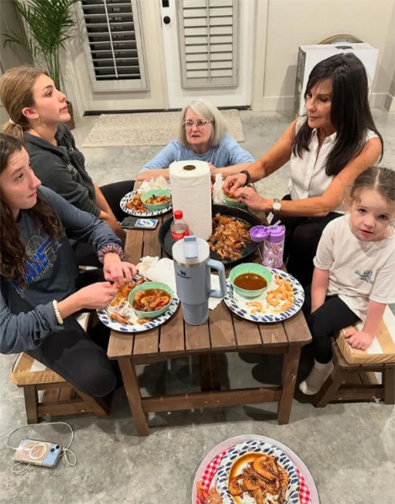 Parası var, şöhreti var ama kimsesiz kaldı... Ünlü yıldız acı acı itiraf etti: Ben güzel ailemi özledim