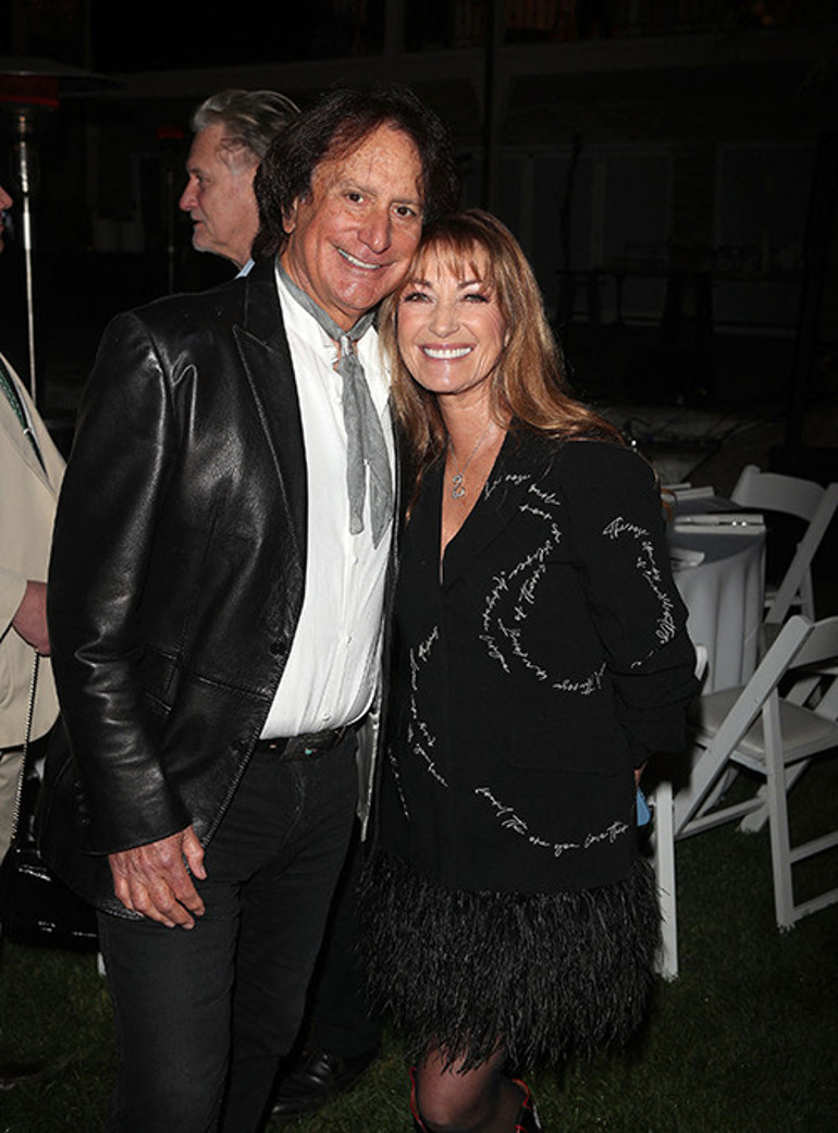 Erkeklerle işim bitti diye düşünüyordu... Onunla göz göze geldiği an dünyası tamamen değişti