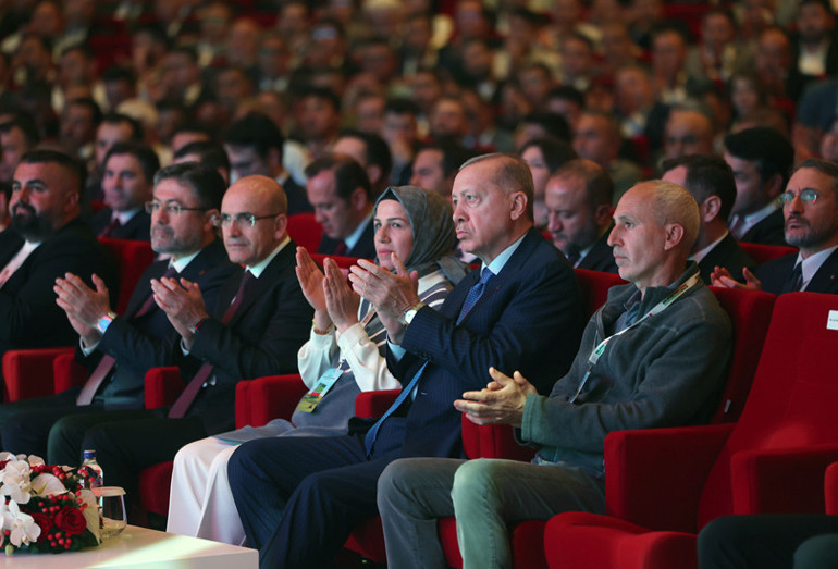 Erdoğandan çiftçilere peş peşe müjdeler... Yeni bir tarım ve kırsal kalkınma süreci başlatıyoruz