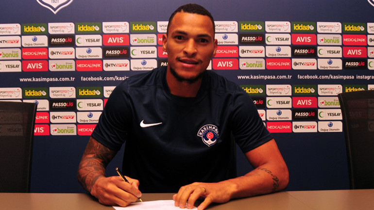 Süper Ligin eski yıldızı Titi, yıllar sonrası açıkladı: Transfer olmaya çok yaklaşmıştım, Dzeko ve Icardi...