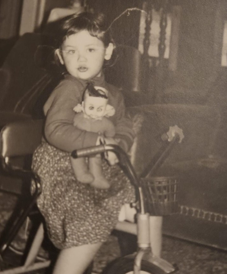 13 yaşına kadar köyde yaşadım demişti... O şimdi Türkiyenin tanıdığı bir oyuncu