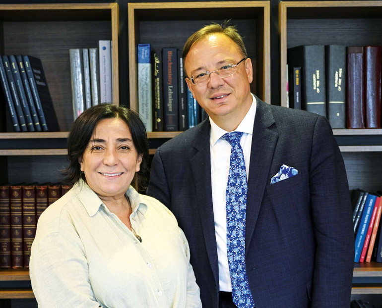 ‘İnsan zihnini özgürleştiren çalışmak değil merak’