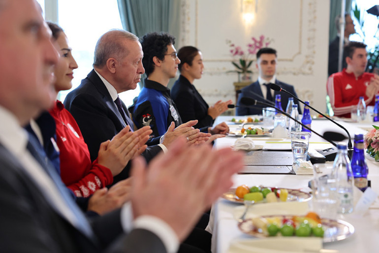 Cumhurbaşkanı Erdoğan: 19 Mayıs esarete karşı özgürlüğün sembolüdür