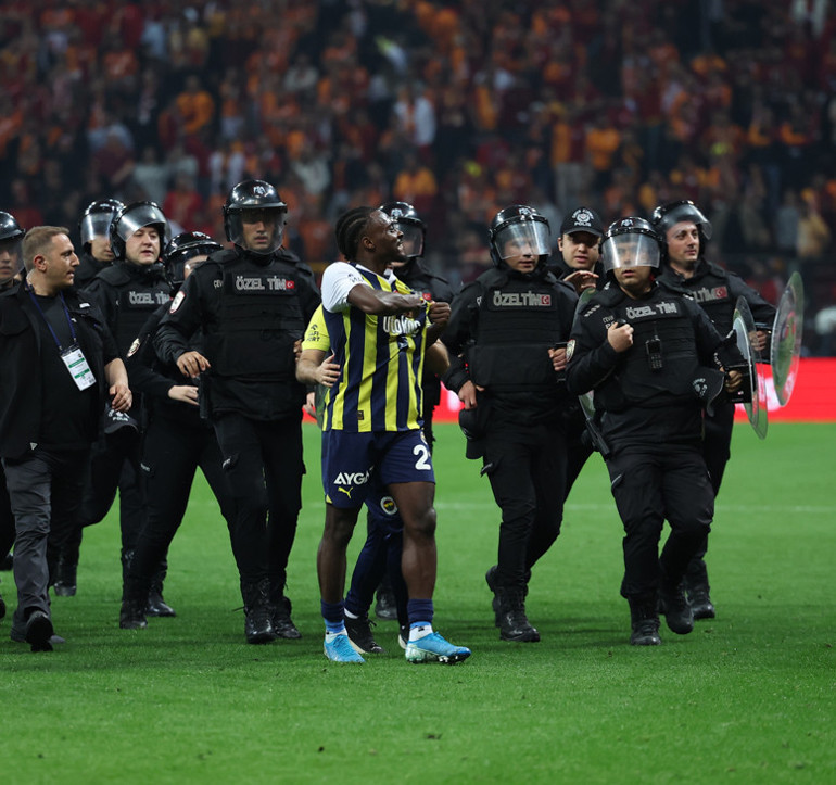 G.Saray - F.Bahçe derbisi sonrası olaylar yaşandı Ali Koç çok öfkelendi: Dayak yiyeceksin