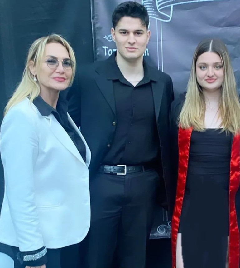 Usta oyuncunun büyük gururu Kızım onur belgesiyle mezun oldu