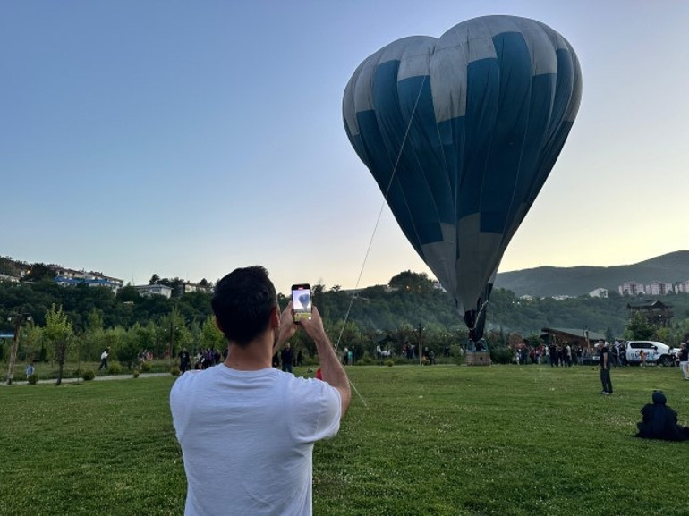 Tuncelide bir ilk: Sıcak hava balonu turizmi başladı