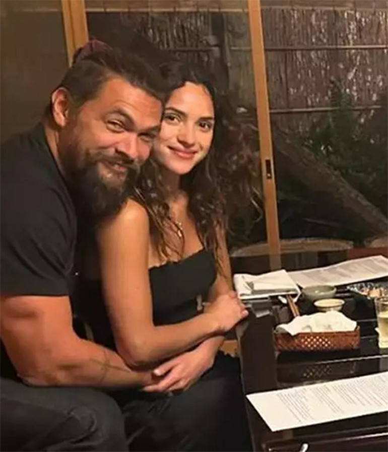 Sevgilimin kim olduğunu yakında öğrenirsiniz demişti... Sonunda onu ortaya çıkardı... Bırak saçların dolansın saçlarıma