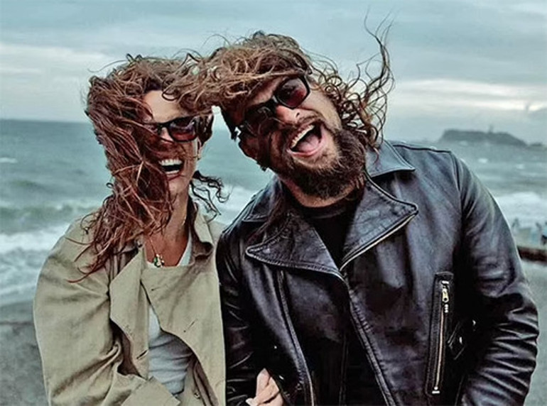 Sevgilimin kim olduğunu yakında öğrenirsiniz demişti... Sonunda onu ortaya çıkardı... Bırak saçların dolansın saçlarıma