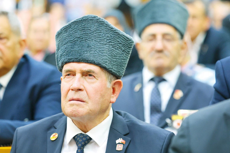 Özel’den hükümete: Hala faul yapıyor