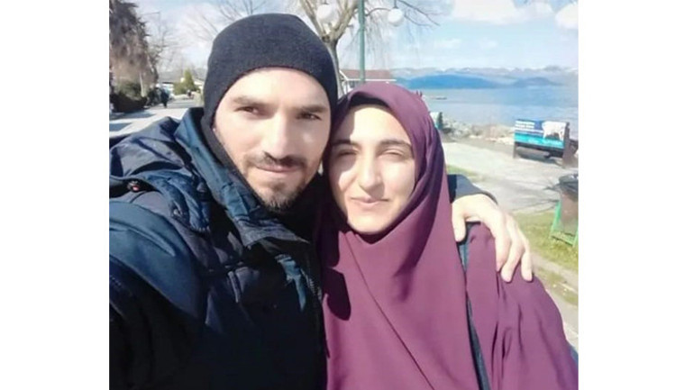 Kadıköyde firari cinayet şüphelisi polisle arbede sırasında kendi silahı ile vurularak öldü: 1 polis ağır yaralandı