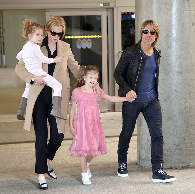 Ünlü çift lüks evlerini satıp şehir hayatından kaçtı… Kızlarını küçük yerde büyütecekler